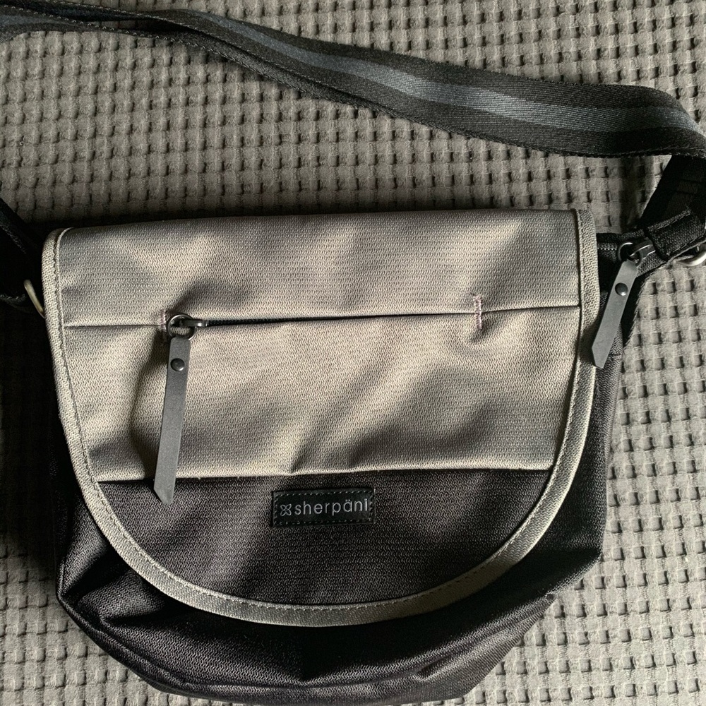 Sherpani crossbody bag